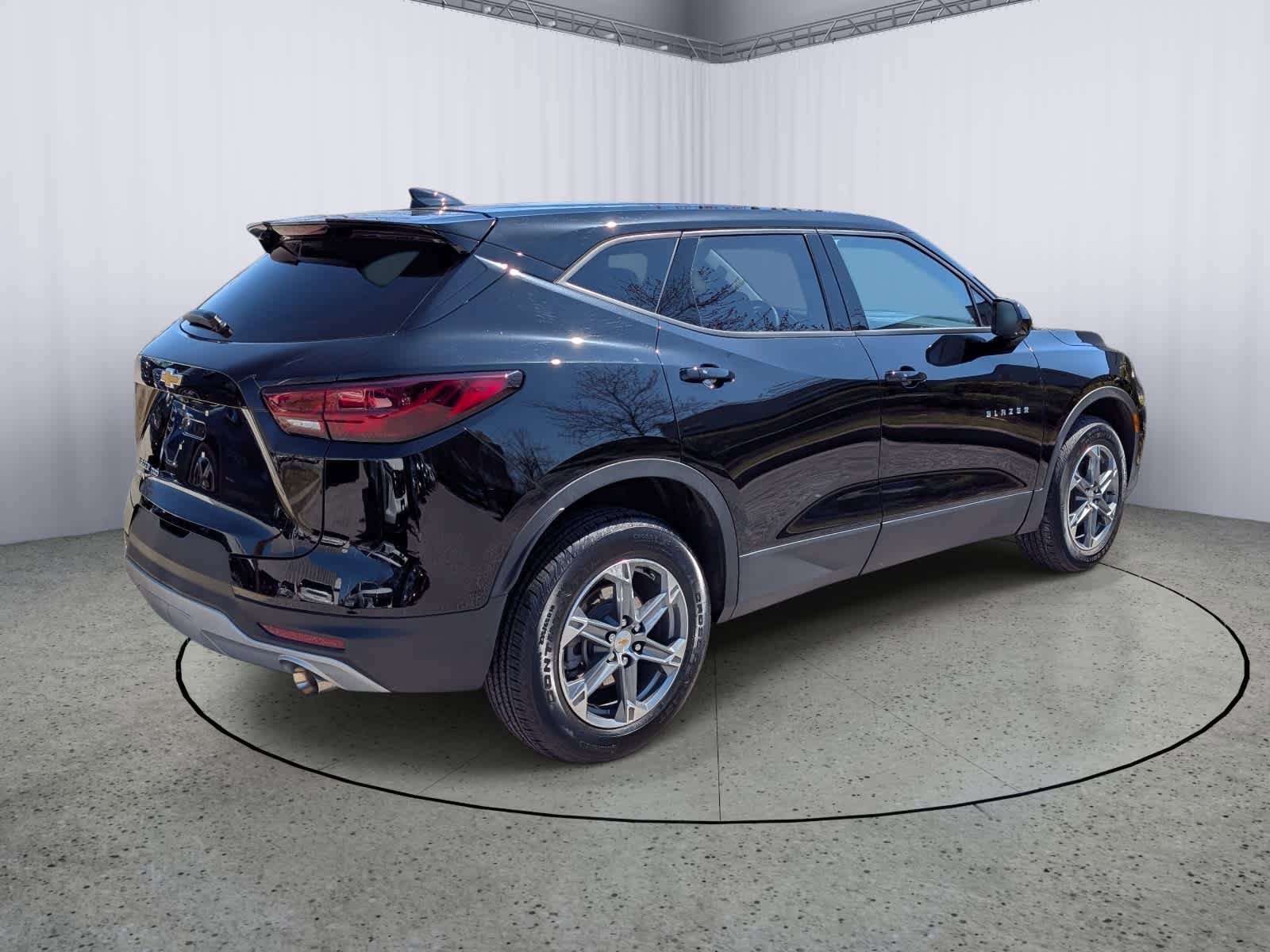 Certified 2023 Chevrolet Blazer LT AWD/4WD image 3
