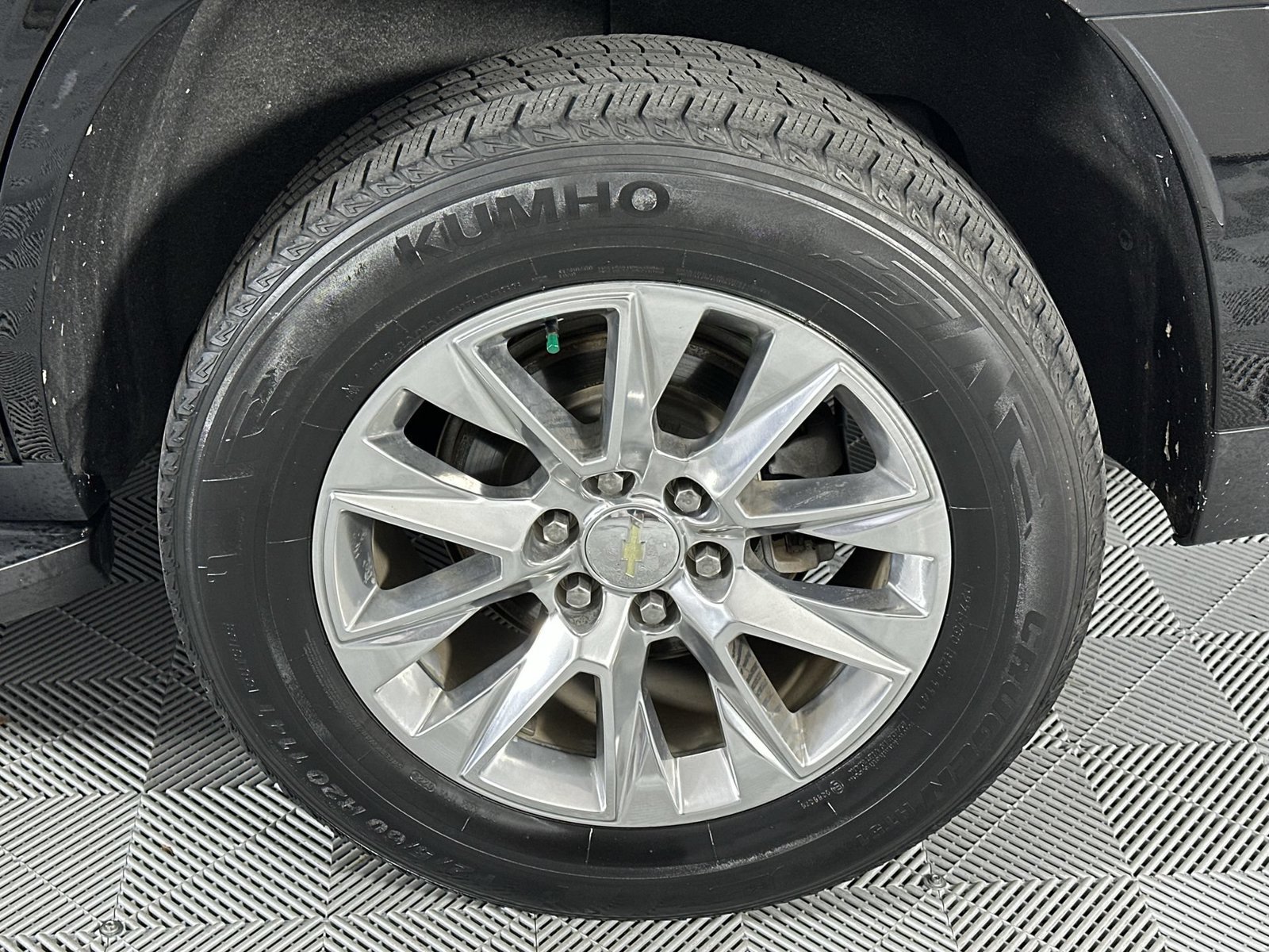 Used 2021 Chevrolet Tahoe Premier w/ Premium Package RWD image 10