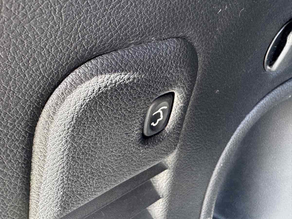 Used 2021 Jeep Grand Cherokee Limited X RWD image 11