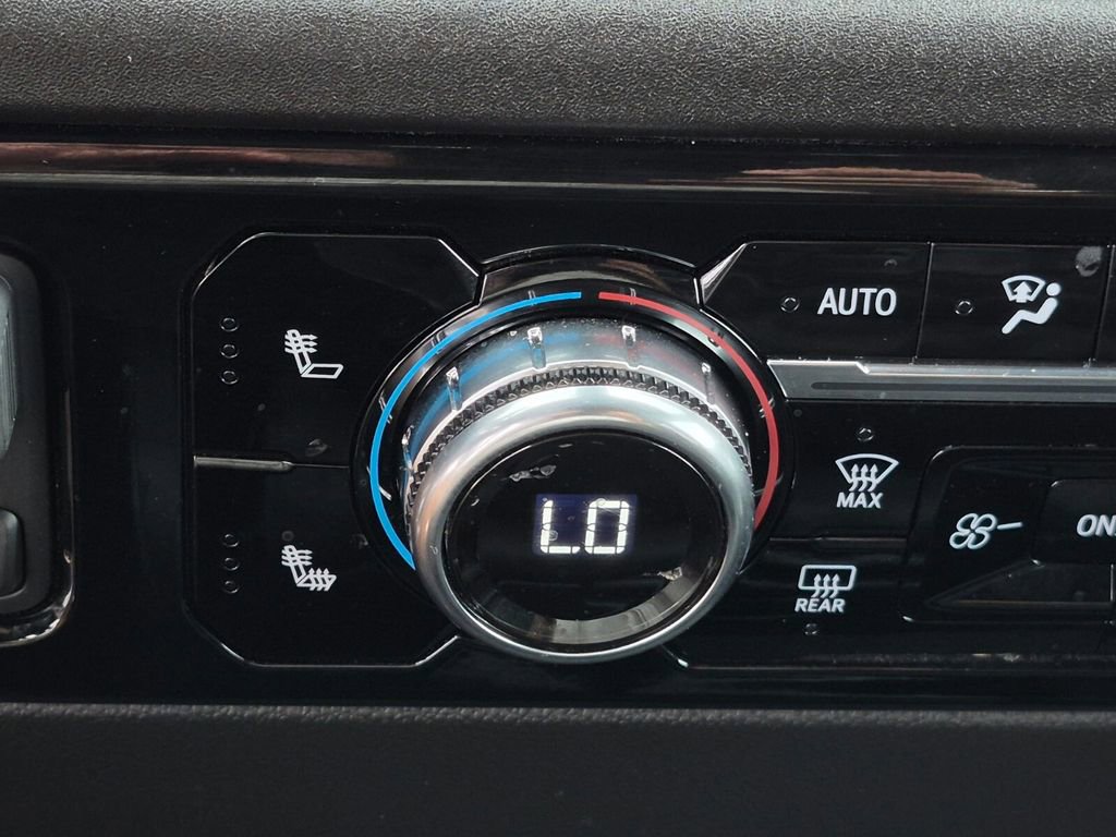 Used 2026 GMC Sierra 1500 SLT AWD/4WD image 26