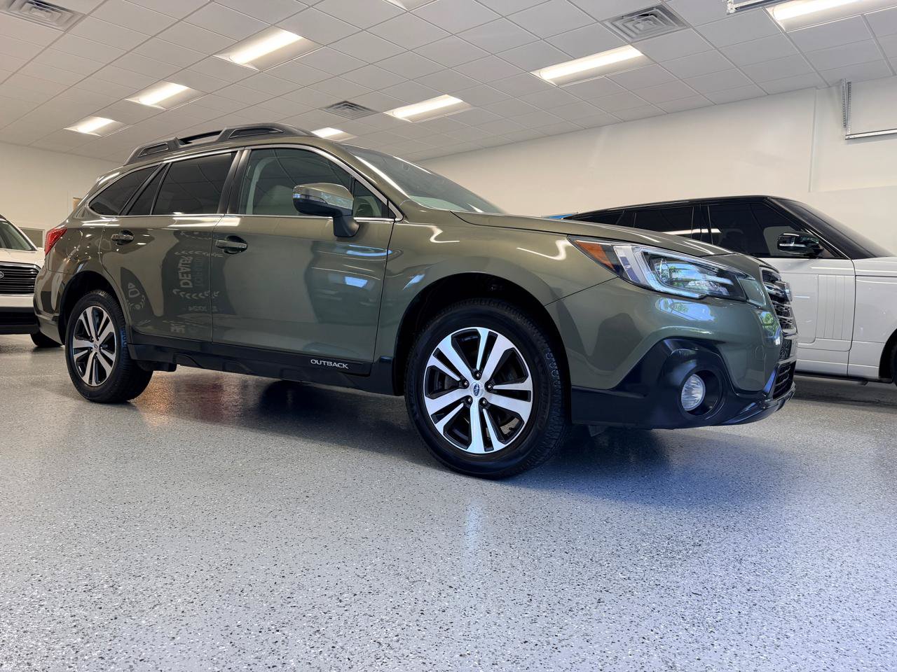 Used 2018 Subaru Outback 2.5i Limited AWD/4WD image 10
