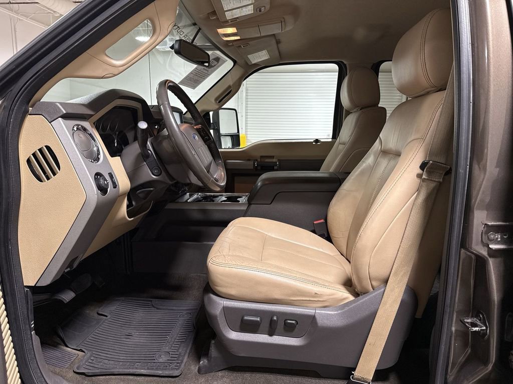 Used 2015 Ford F250 Lariat w/ Lariat Interior Package image 19