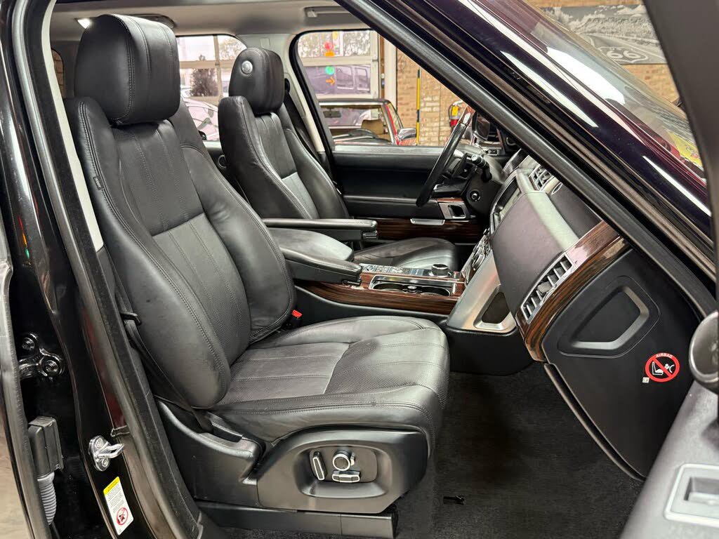 Used 2017 Land Rover Range Rover Supercharged AWD/4WD image 28