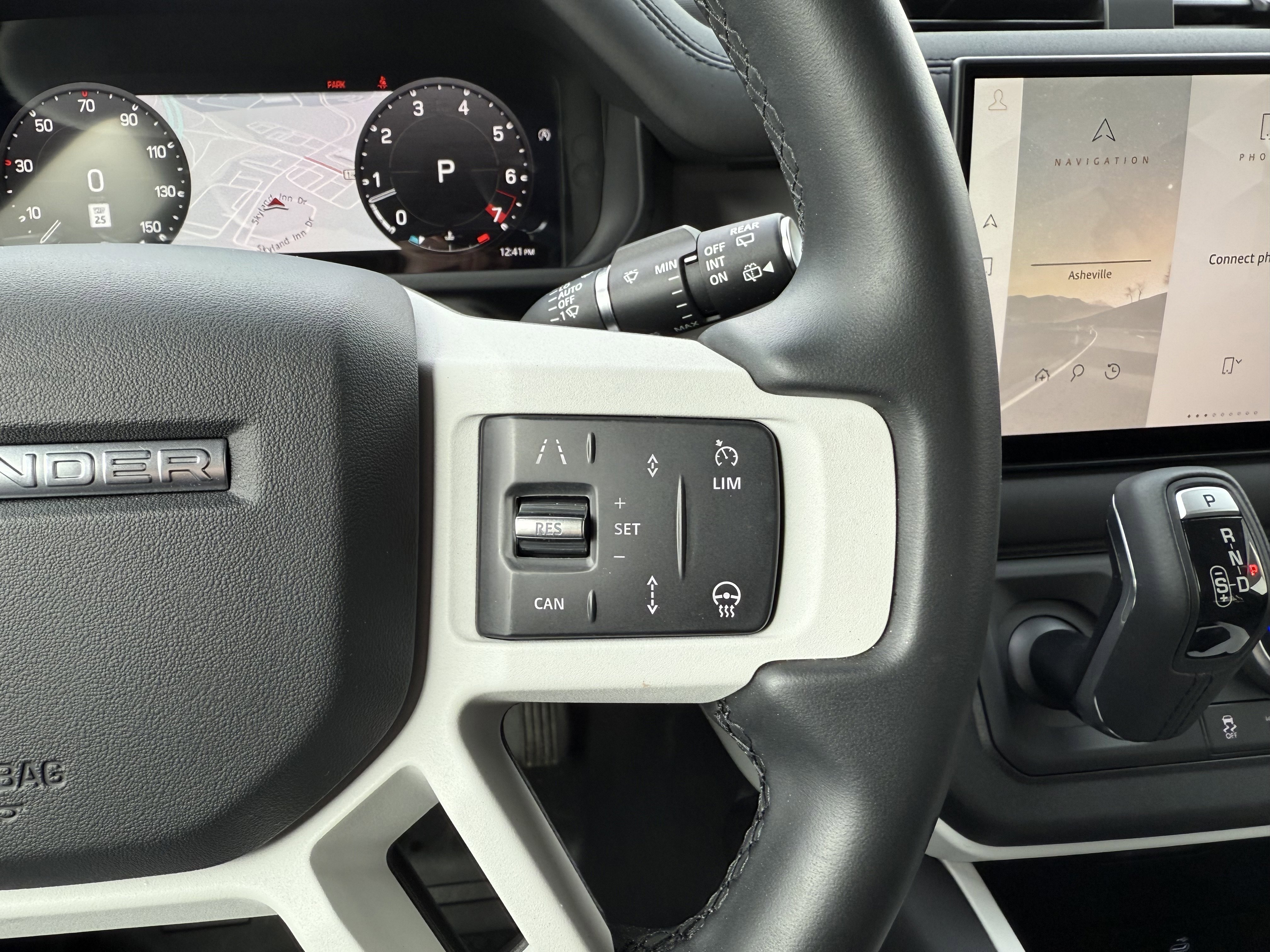 Certified 2025 Land Rover Defender 110 S AWD/4WD image 31