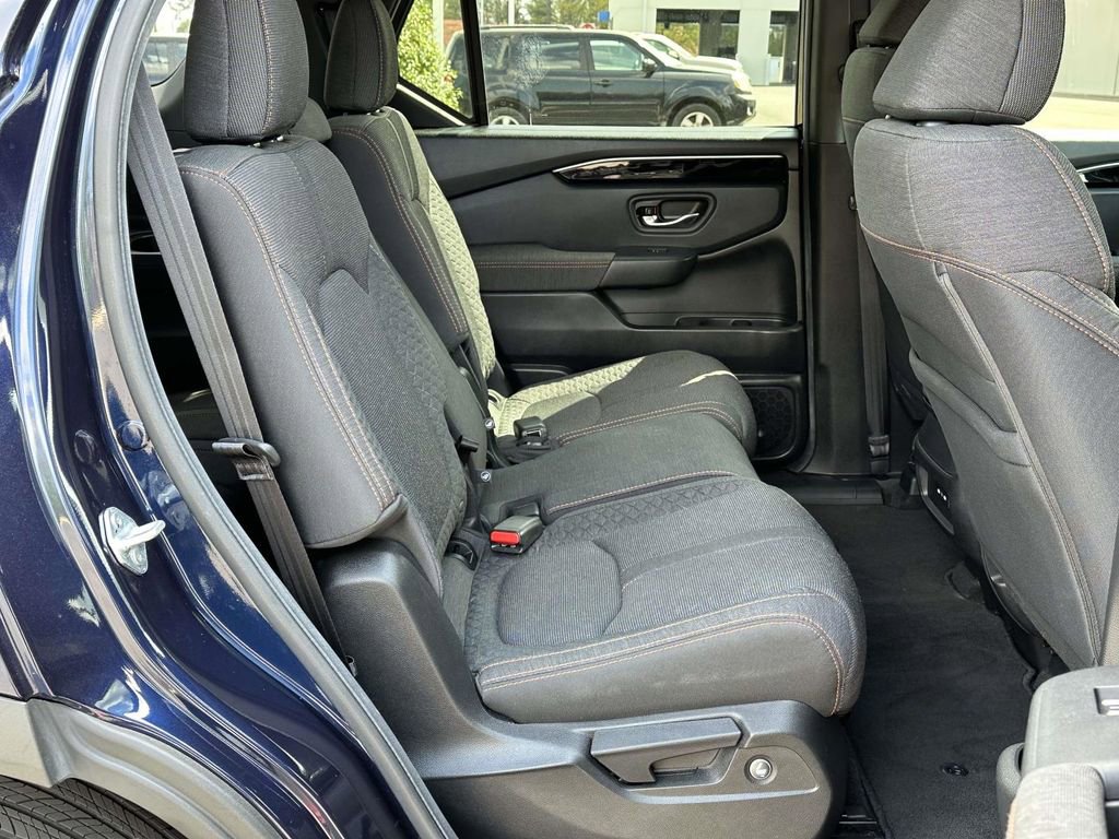 Certified 2025 Honda Pilot Sport image 8