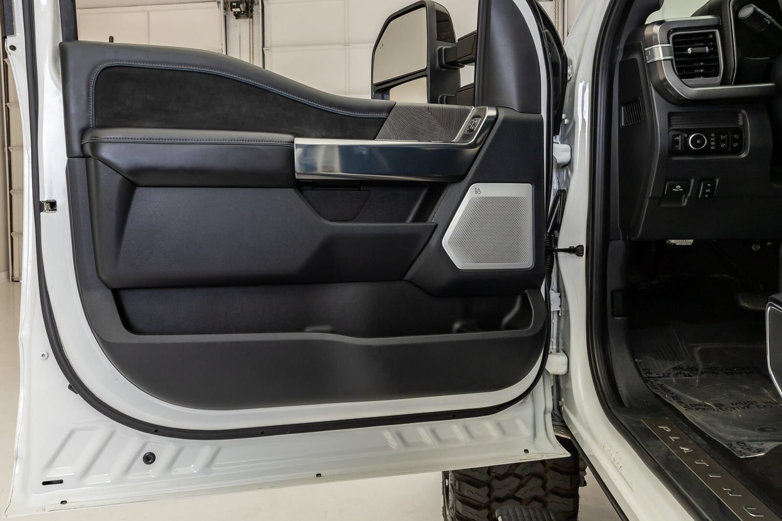 Used 2025 Ford F250 Platinum AWD/4WD image 44