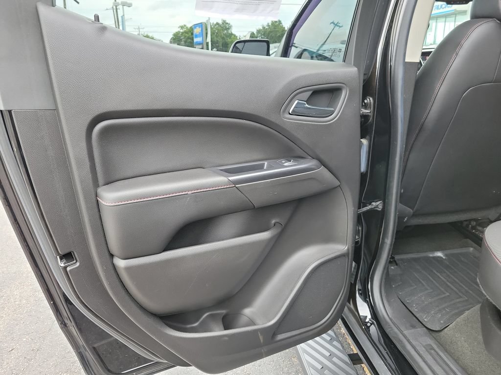Used 2016 GMC Canyon SLE w/ All Terrain Package AWD/4WD image 18