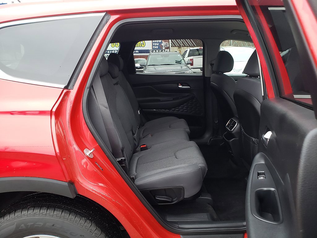 Used 2020 Hyundai Santa Fe SE image 17
