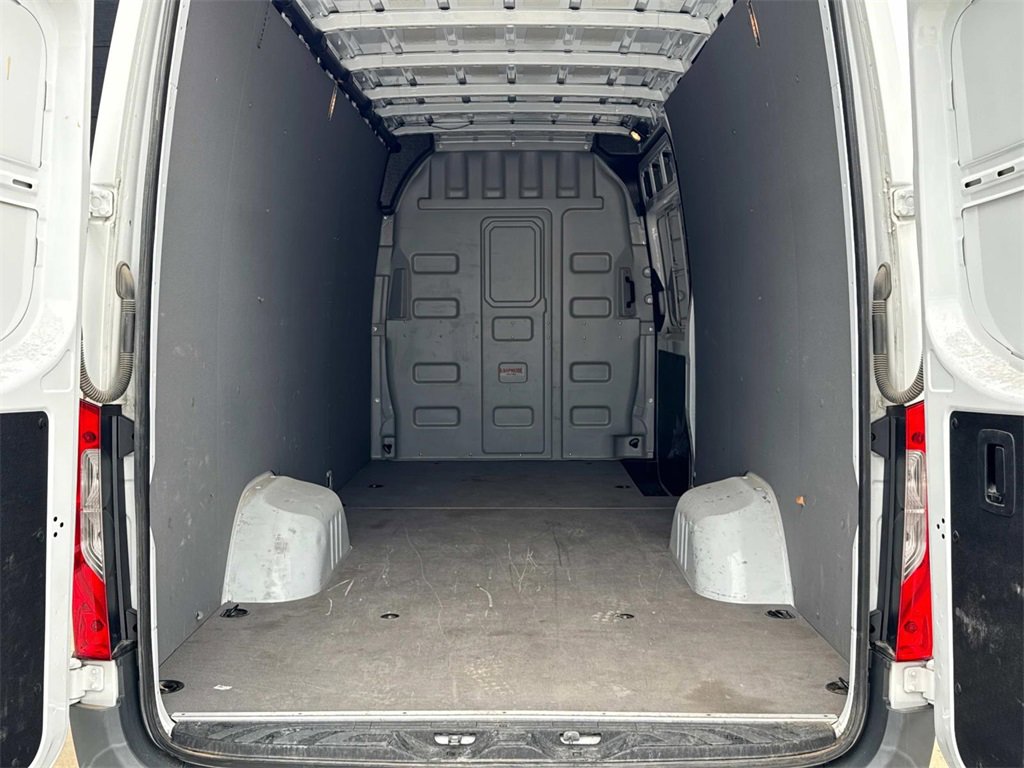 Used 2022 Mercedes-Benz Sprinter 3500 image 5