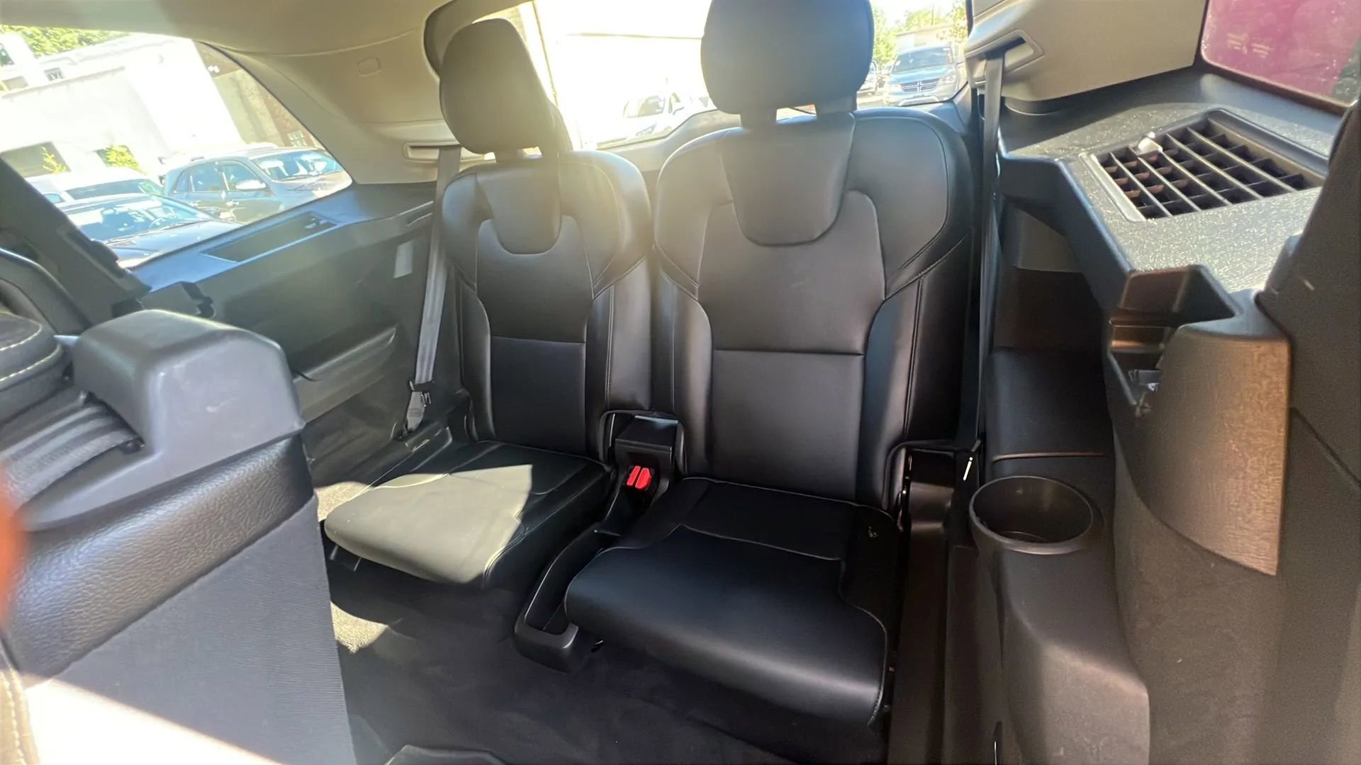 Used 2019 Volvo XC90 T5 Momentum image 28