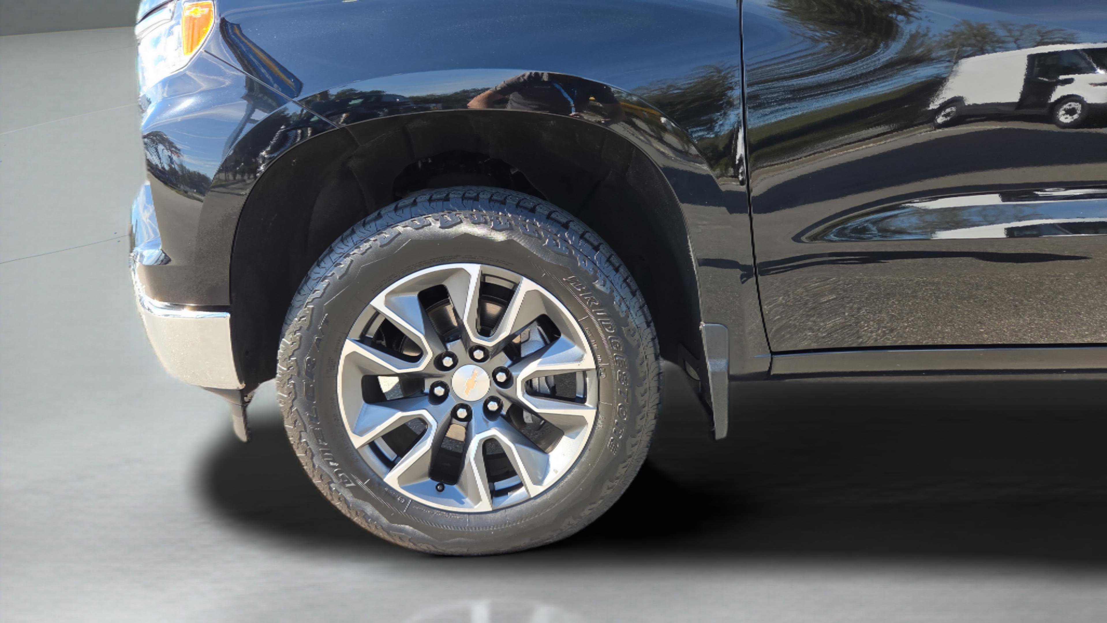 Used 2023 Chevrolet Silverado 1500 LT image 32