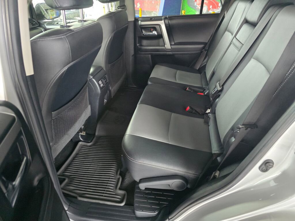 Used 2024 Toyota 4Runner SR5 Premium w/ Moonroof Package AWD/4WD image 20