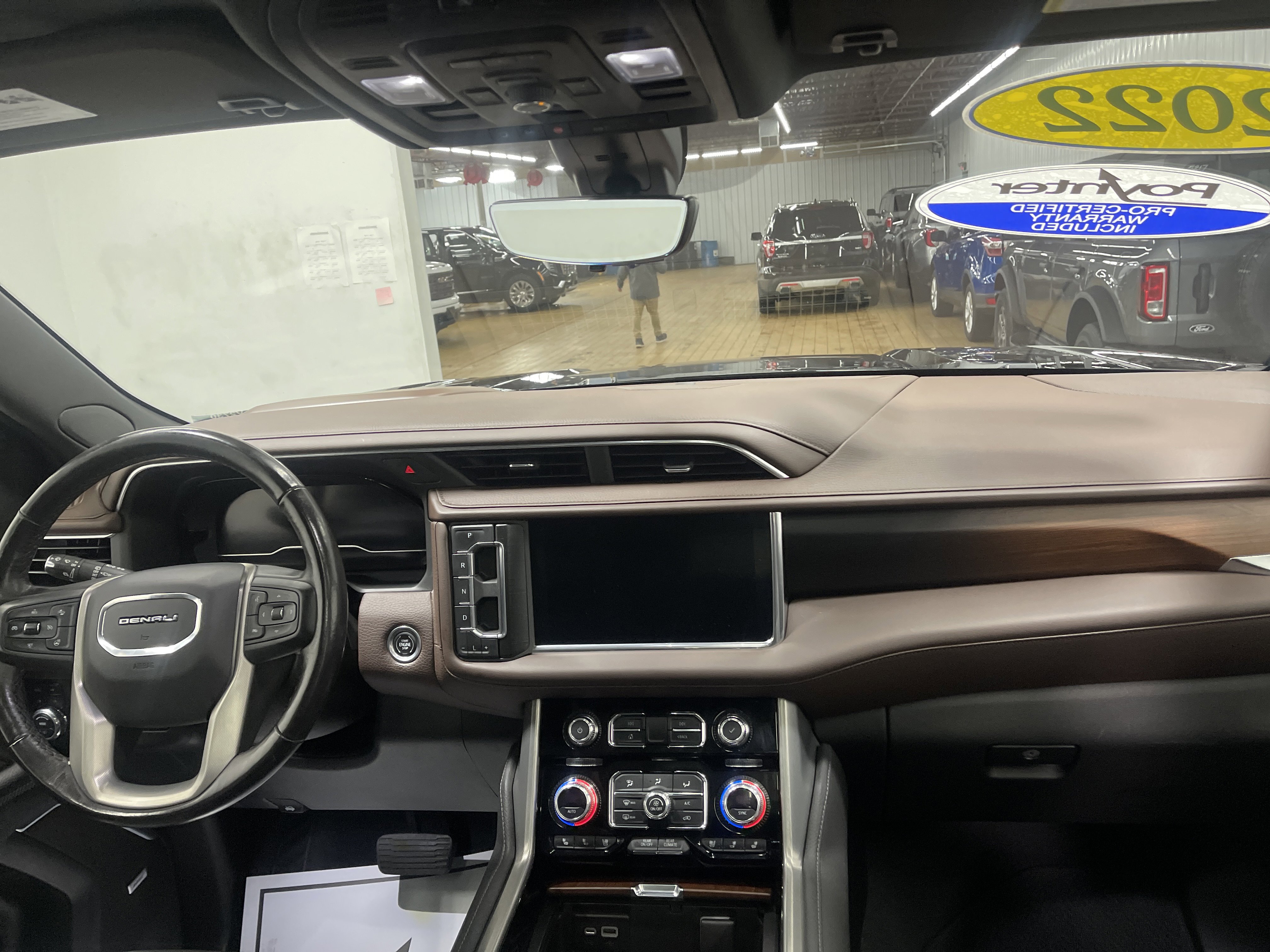 Used 2022 GMC Yukon Denali w/ Advanced Technology Package AWD/4WD image 23