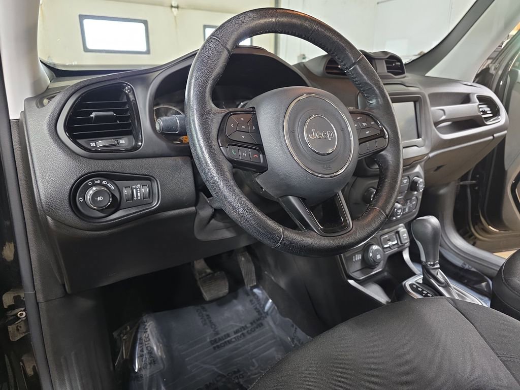 Used 2018 Jeep Renegade Altitude image 15