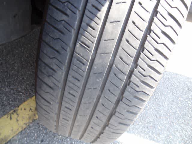 Certified 2025 Toyota RAV4 XLE FWD image 29