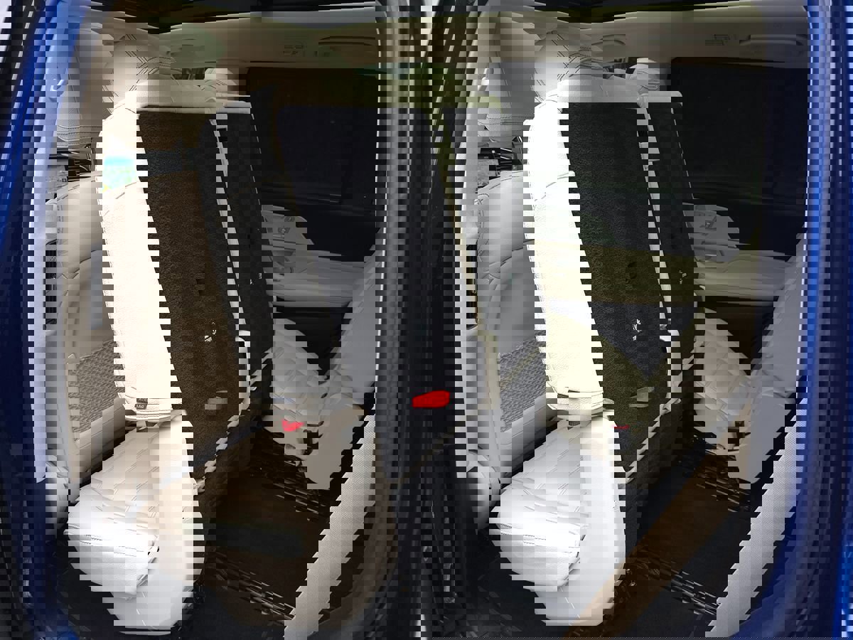 Used 2022 Mercedes-Benz GLS 450 4MATIC image 19