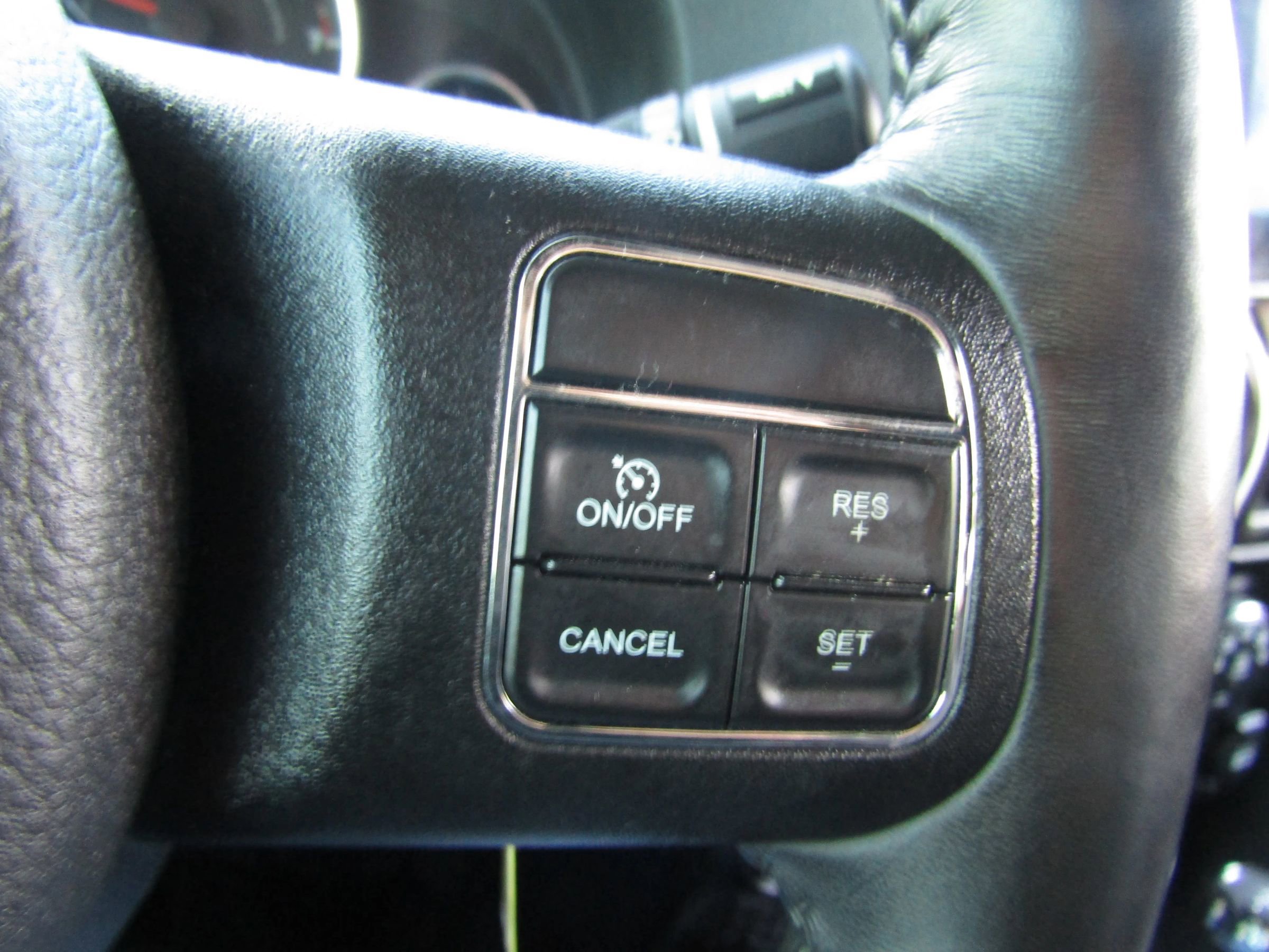 Used 2017 Jeep Wrangler Unlimited Sahara w/ Connectivity Group AWD/4WD image 26
