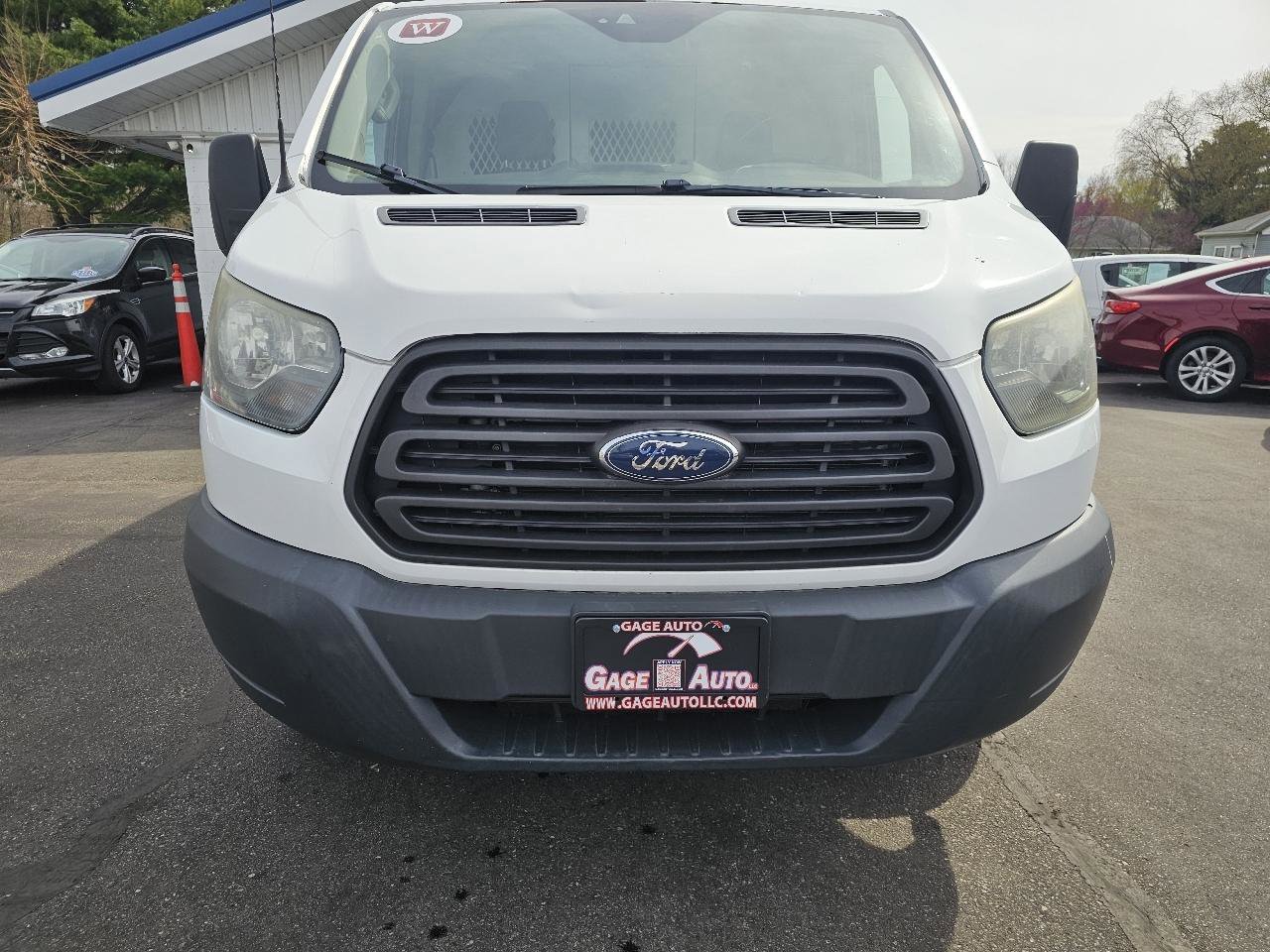 Used 2015 Ford Transit 250 130 Low Roof RWD image 3