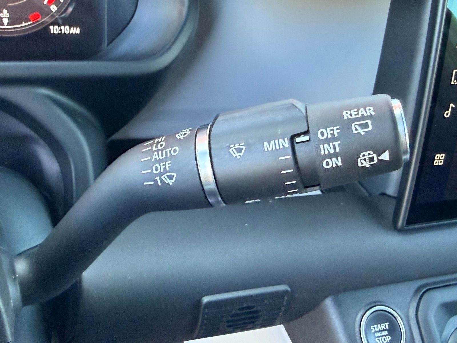 Used 2025 Land Rover Defender 90 S image 14