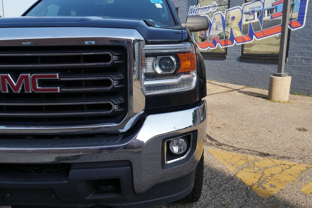 Used 2019 GMC Sierra 2500 SLE w/ SLE Preferred Package AWD/4WD image 3