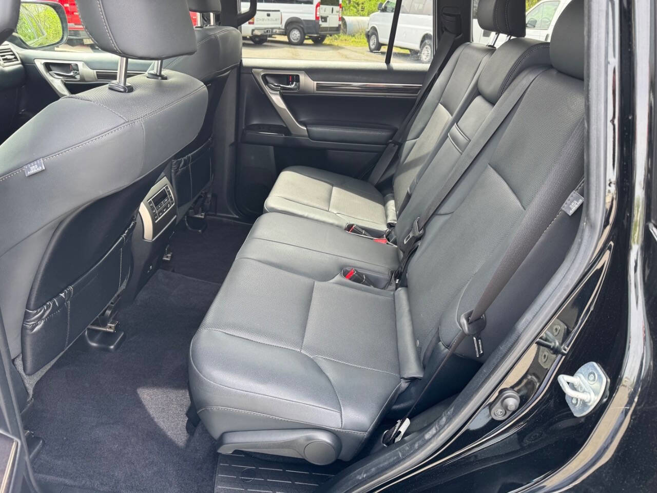 Used 2020 Lexus GX 460 Premium w/ Premium Package image 22
