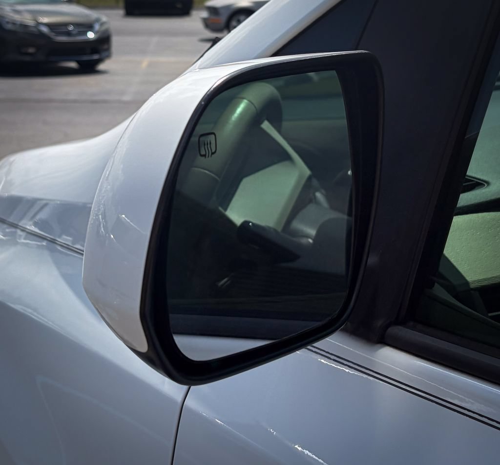 Used 2013 Toyota Sienna XLE FWD image 3