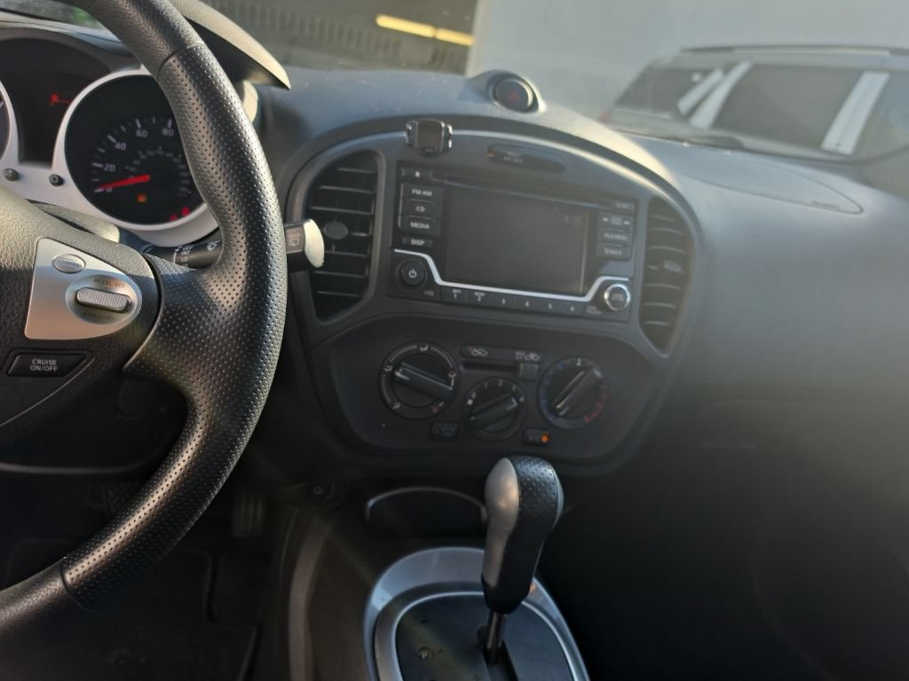 Used 2017 Nissan Juke S FWD image 13