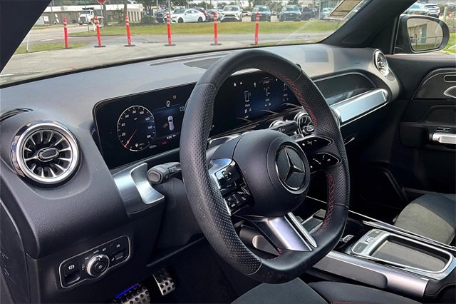 New 2024 Mercedes-Benz GLB 250 image 5