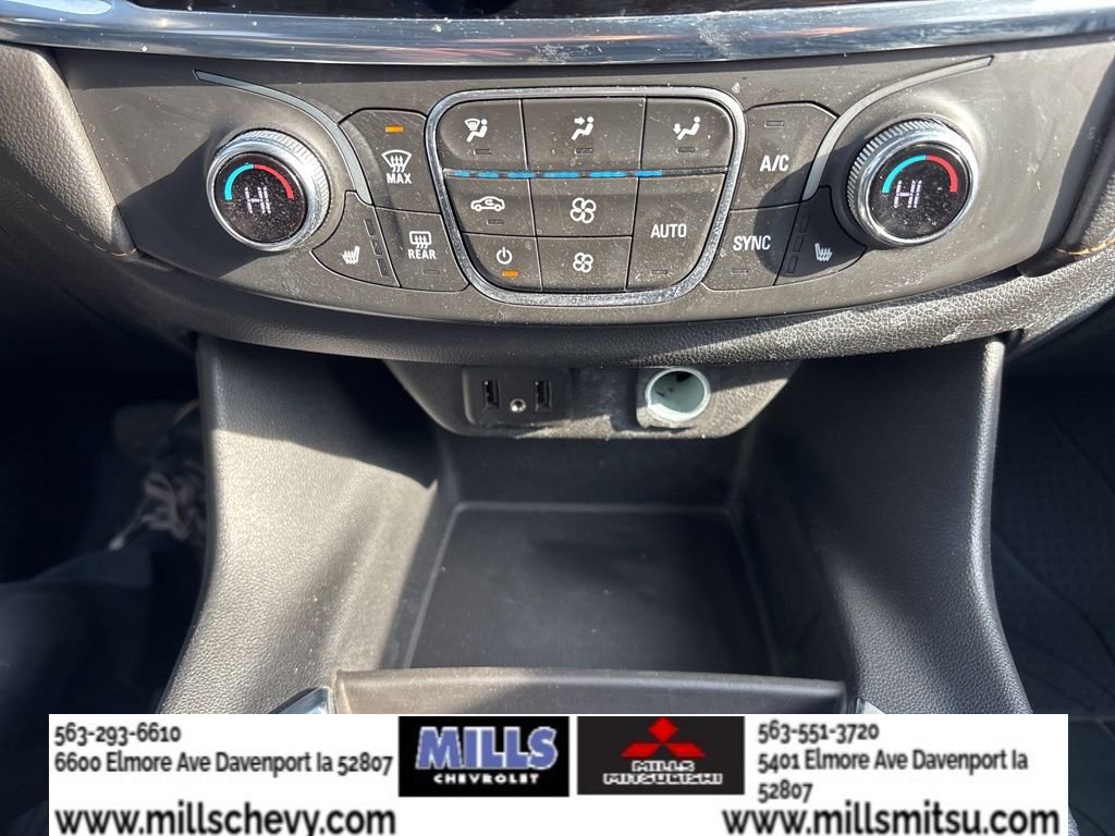 Used 2021 Chevrolet Traverse LT image 22