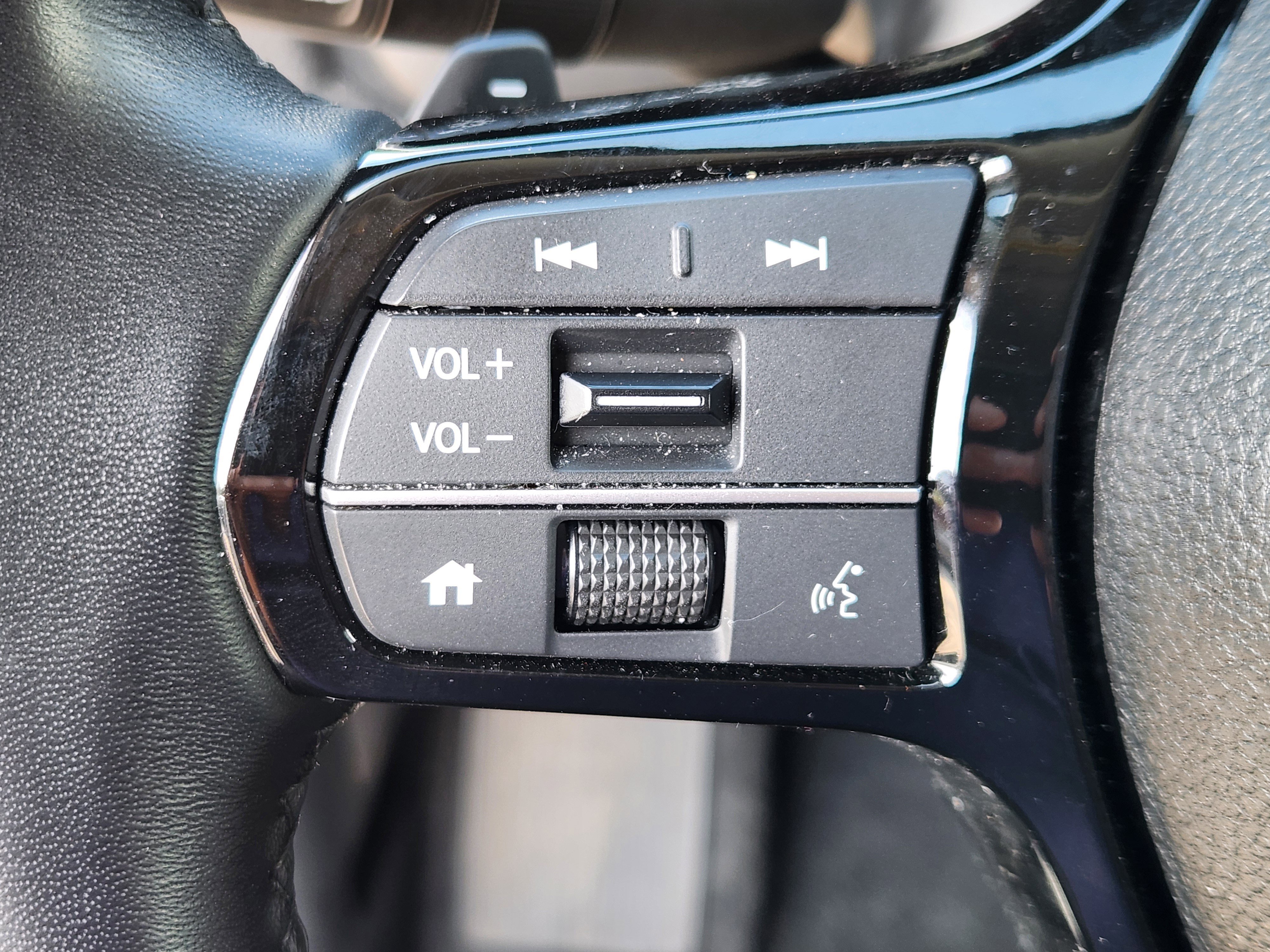 Certified 2025 Honda Pilot EX-L image 24