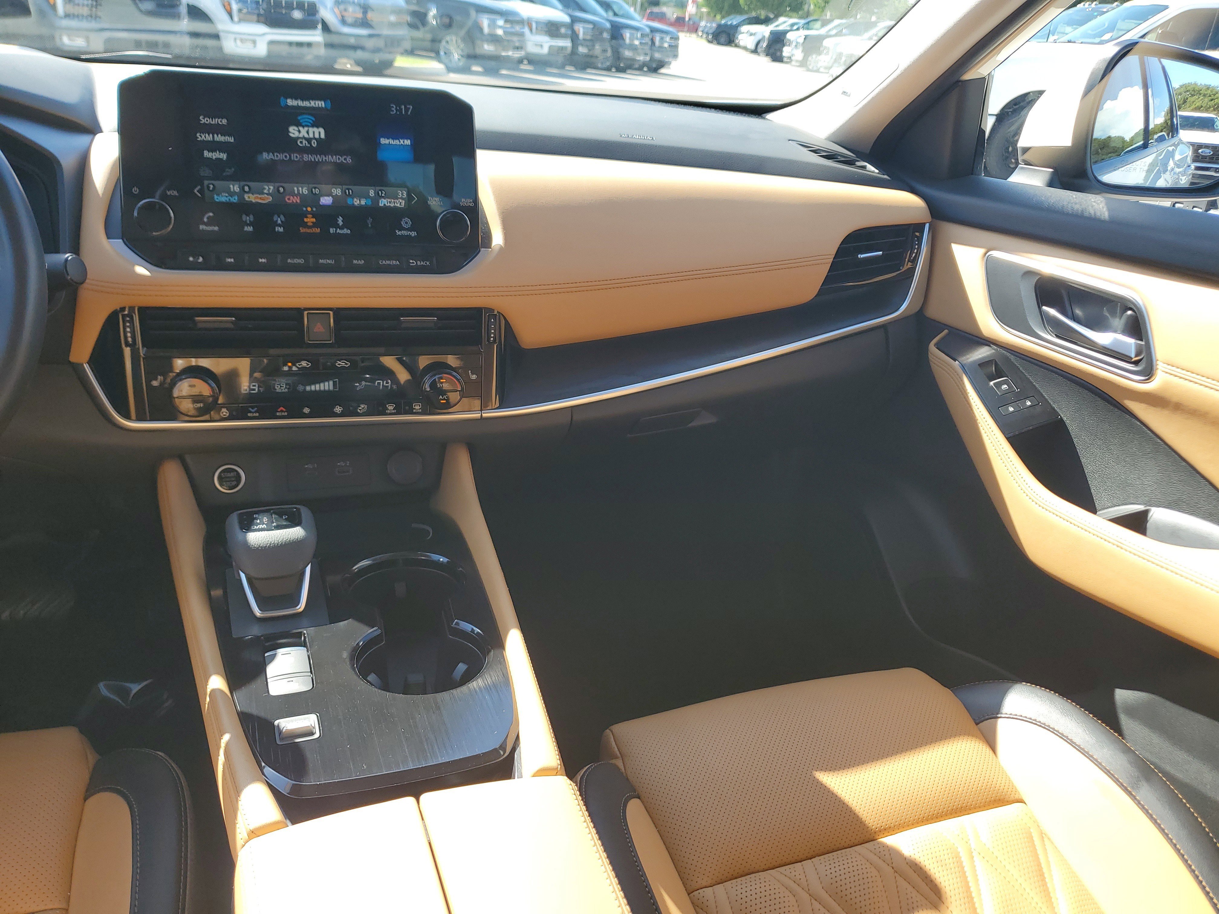 Used 2021 Nissan Rogue Platinum image 13