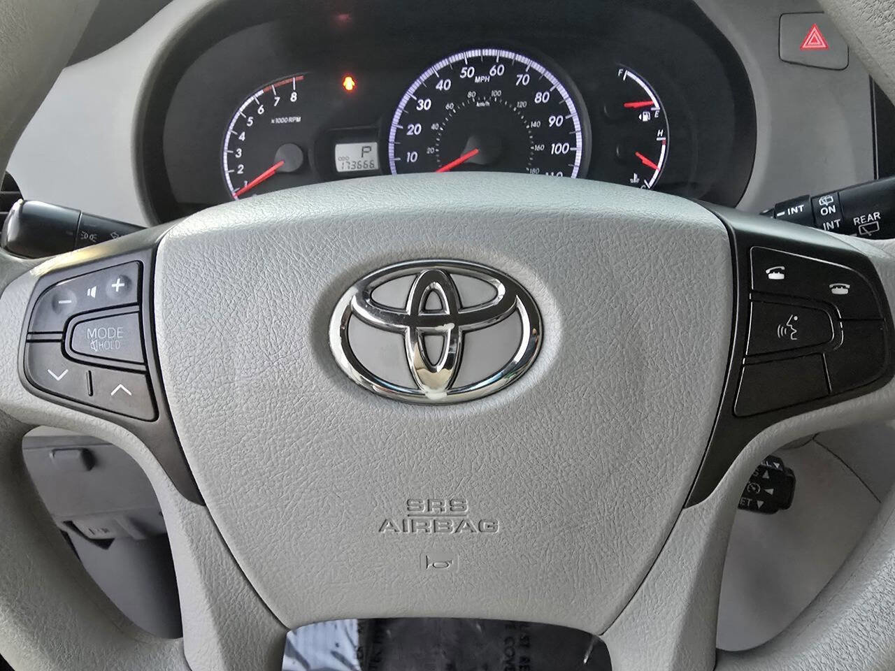 Used 2012 Toyota Sienna LE FWD image 38