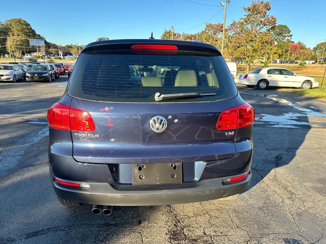 Used 2016 Volkswagen Tiguan S image 6