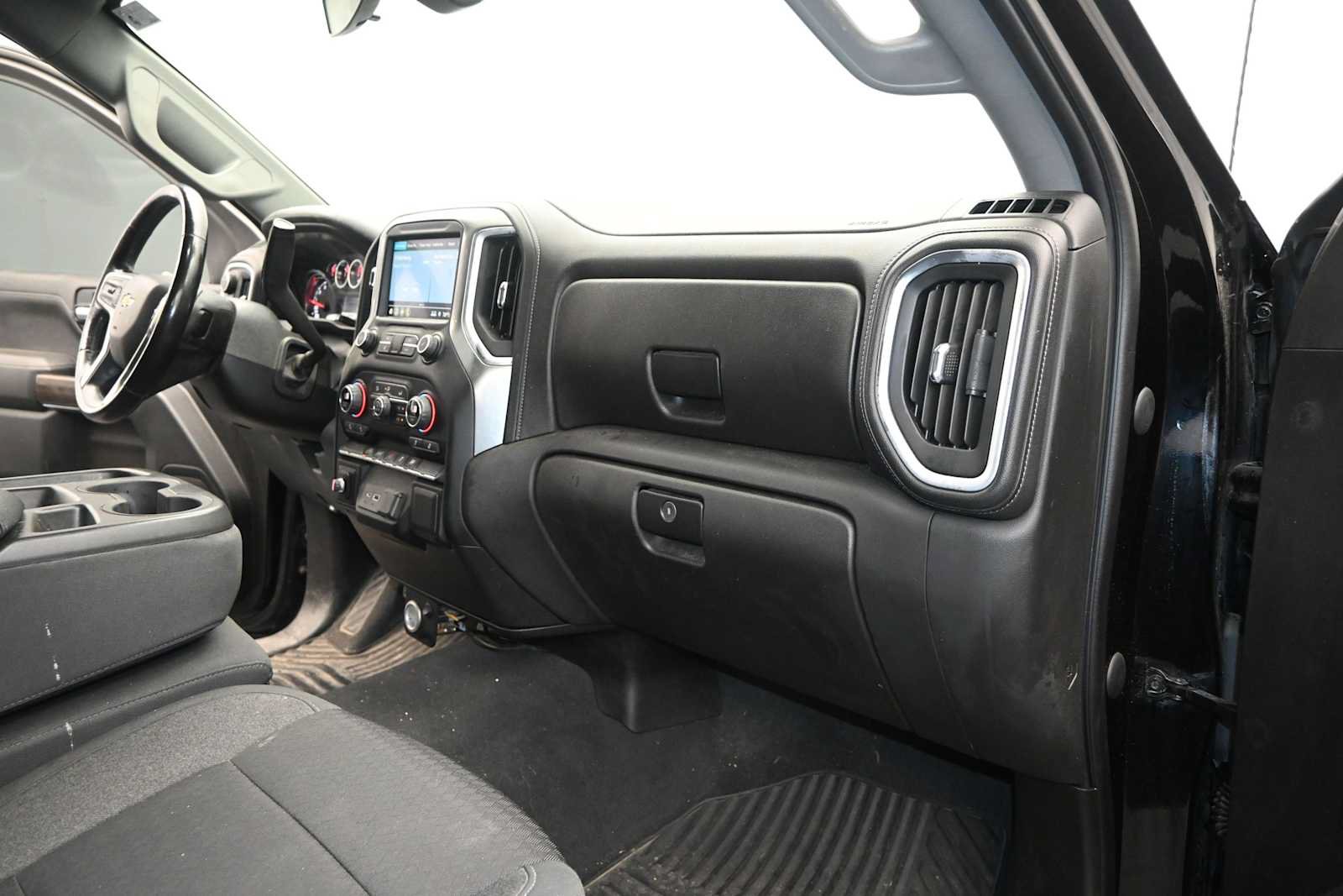 Used 2021 Chevrolet Silverado 1500 LT AWD/4WD image 49
