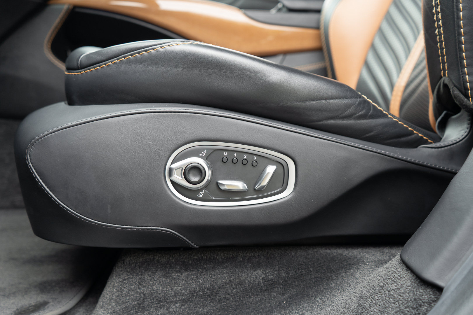 Used 2023 Aston Martin DBX 707 AWD/4WD image 12