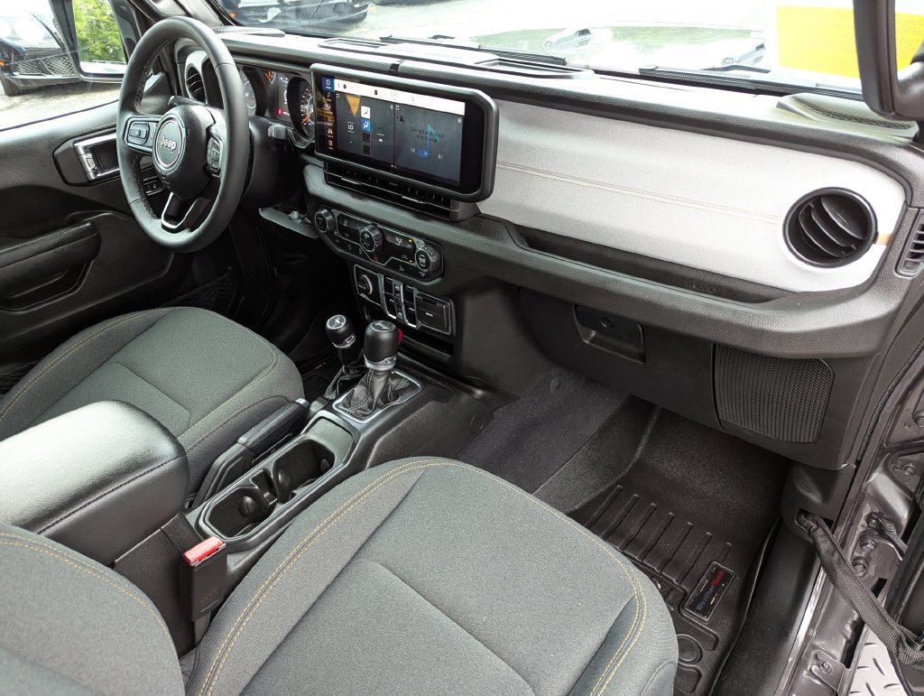 Used 2025 Jeep Wrangler Unlimited Sport AWD/4WD image 31