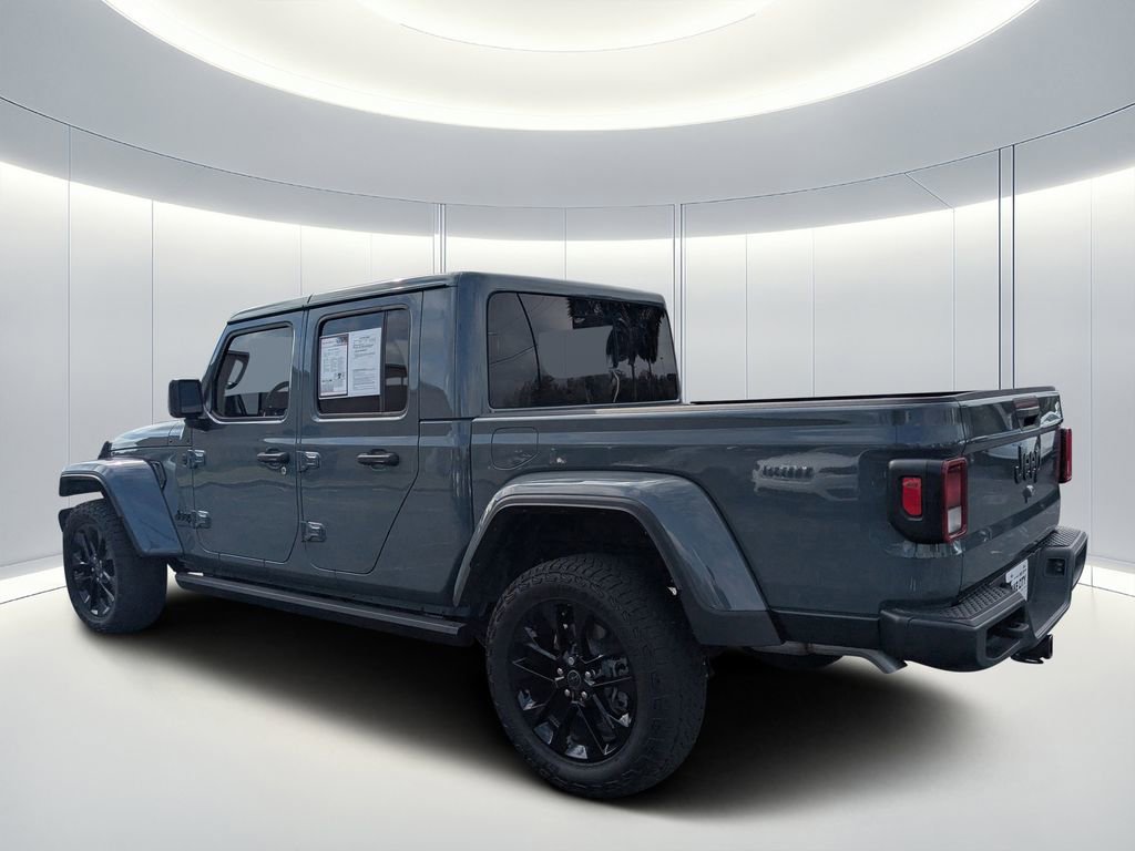 Used 2025 Jeep Gladiator Sport image 5
