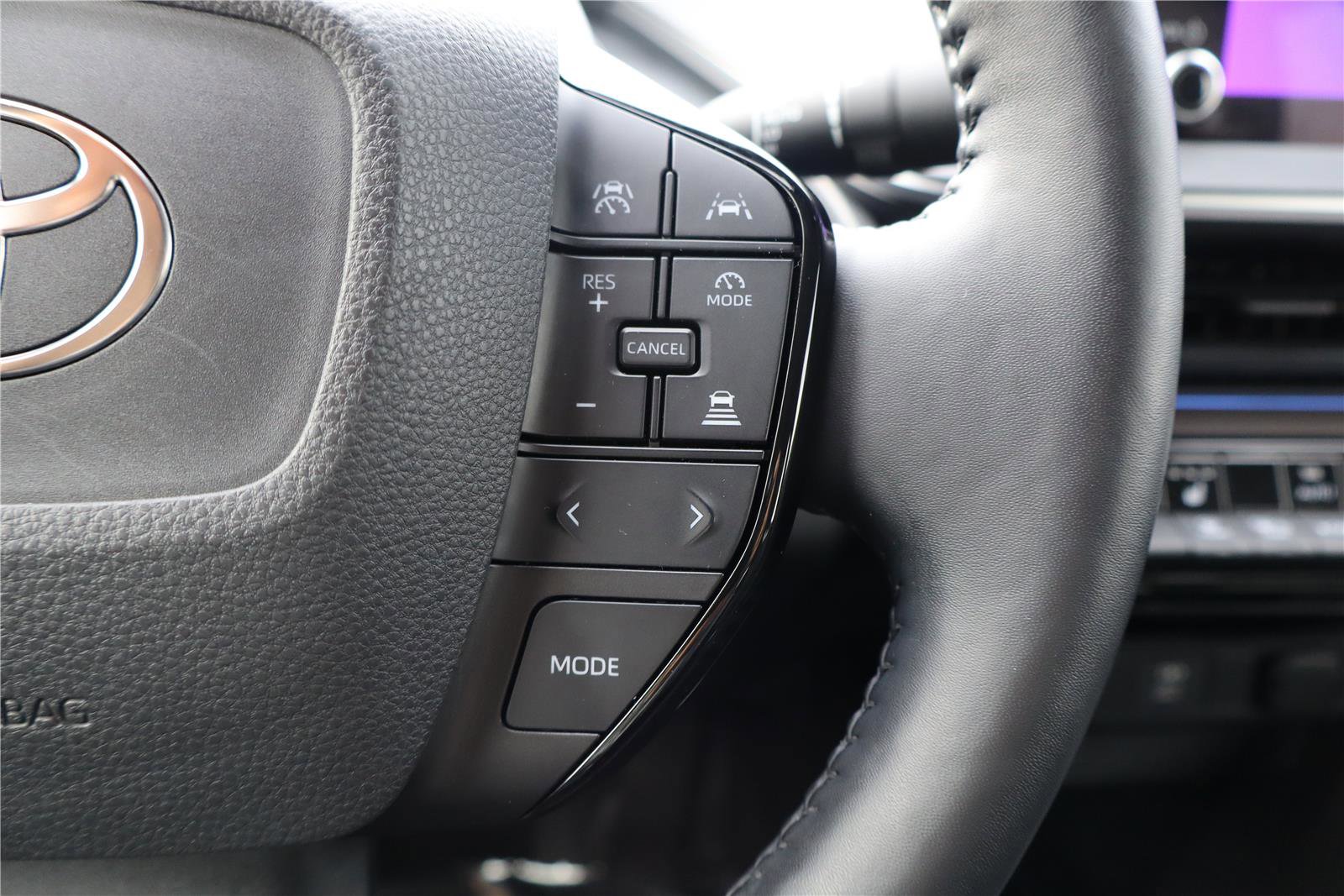 Used 2023 Toyota Prius XLE image 18