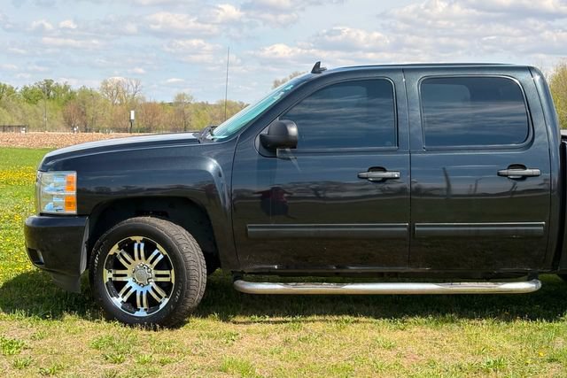Used 2010 Chevrolet Silverado 1500 LT w/ Power Pack Plus AWD/4WD image 4