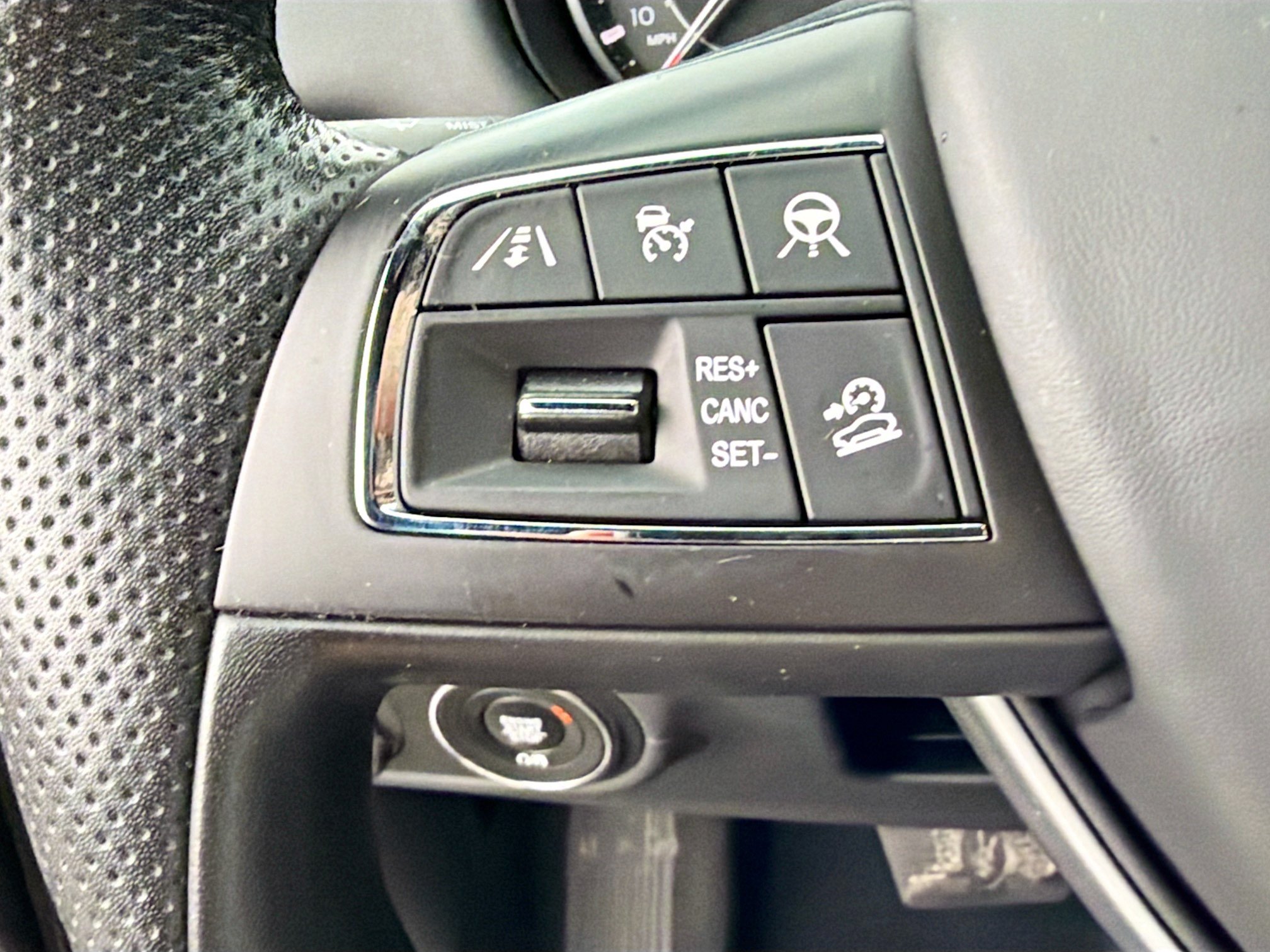 Certified 2023 Maserati Levante GT AWD/4WD image 38