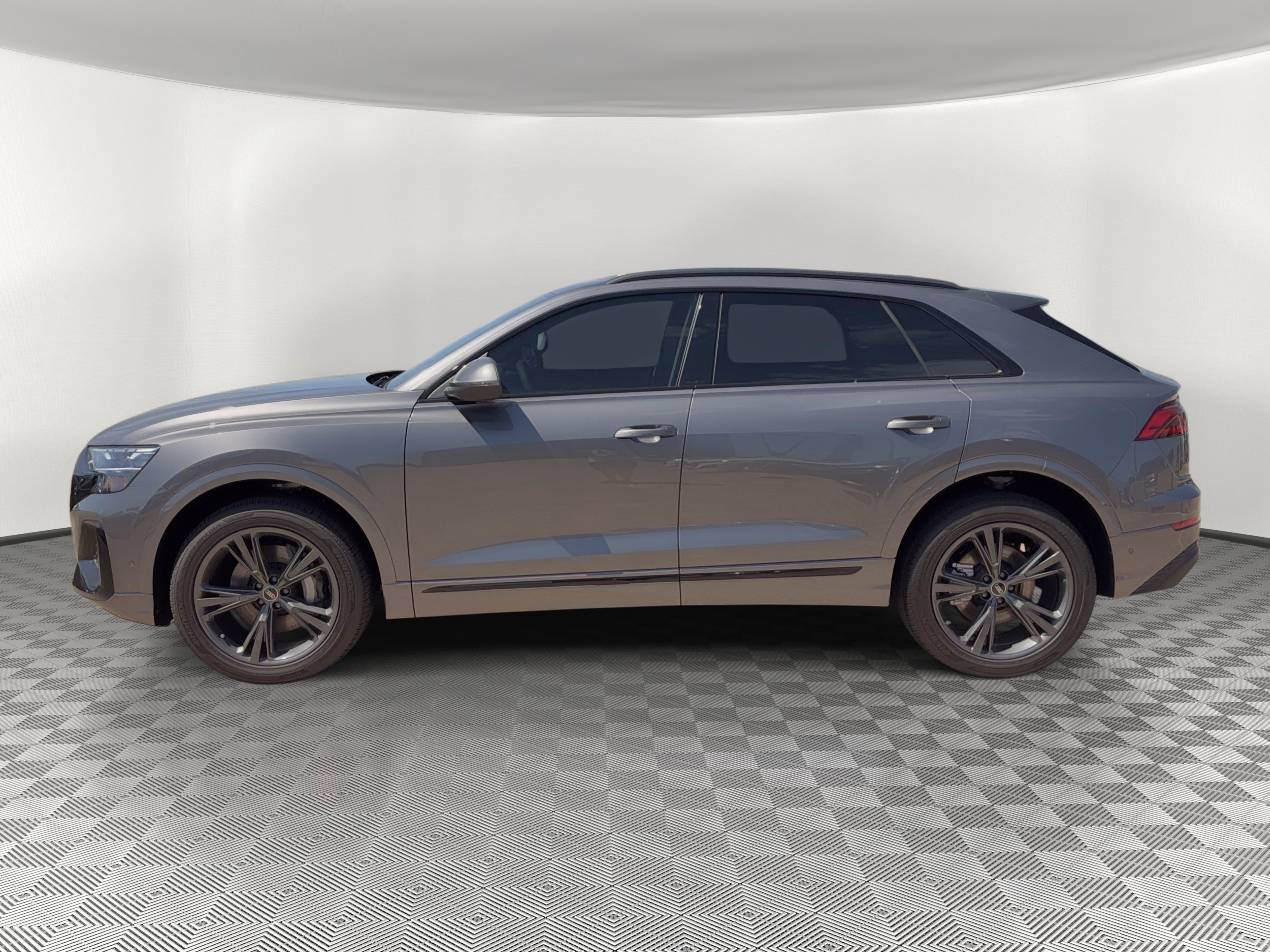 New 2026 Audi Q8 Premium image 2