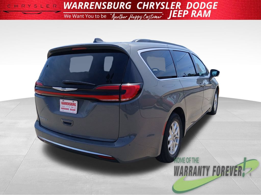 Used 2022 Chrysler Pacifica Touring-L FWD image 4