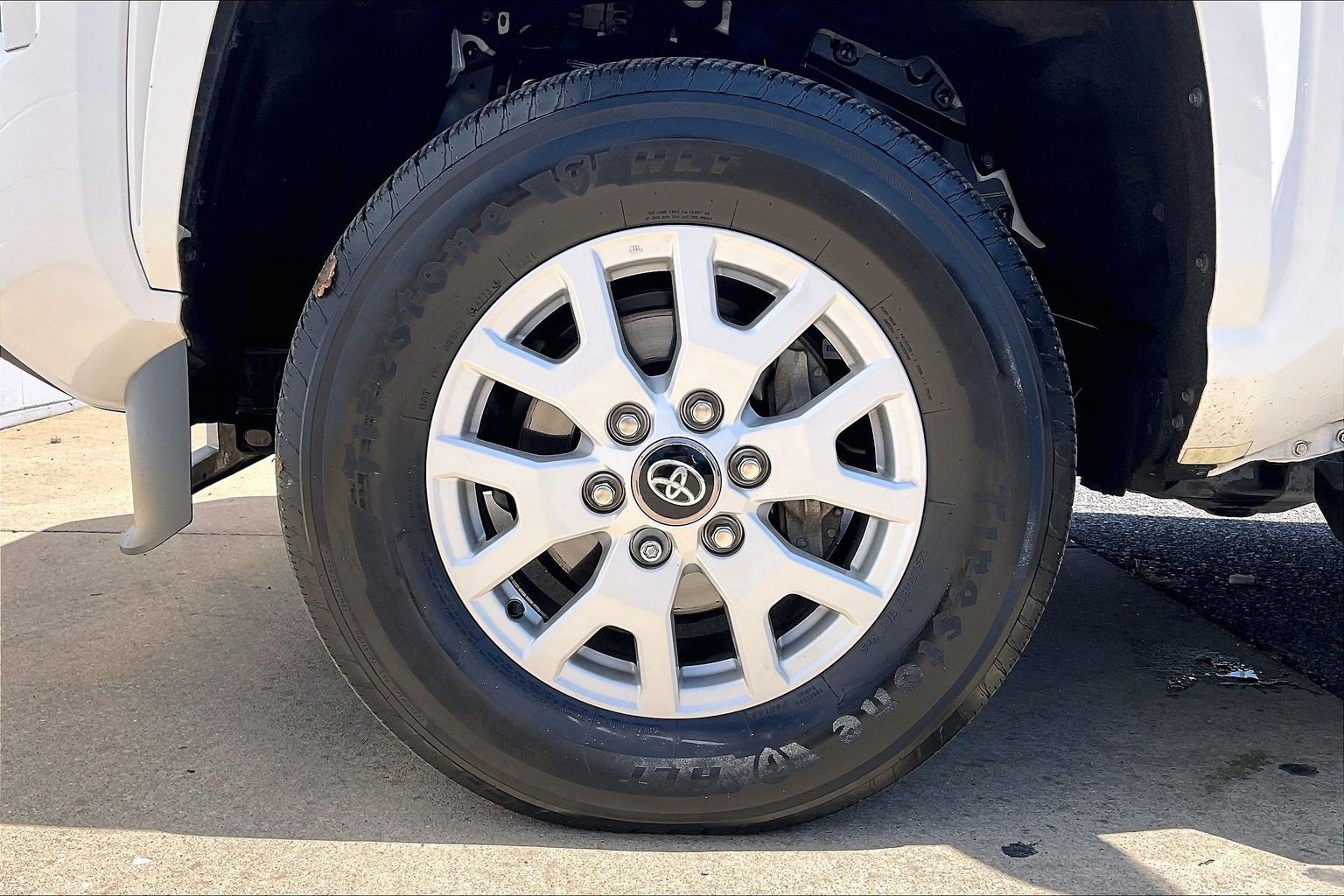 Used 2024 Toyota Tacoma SR5 AWD/4WD image 11
