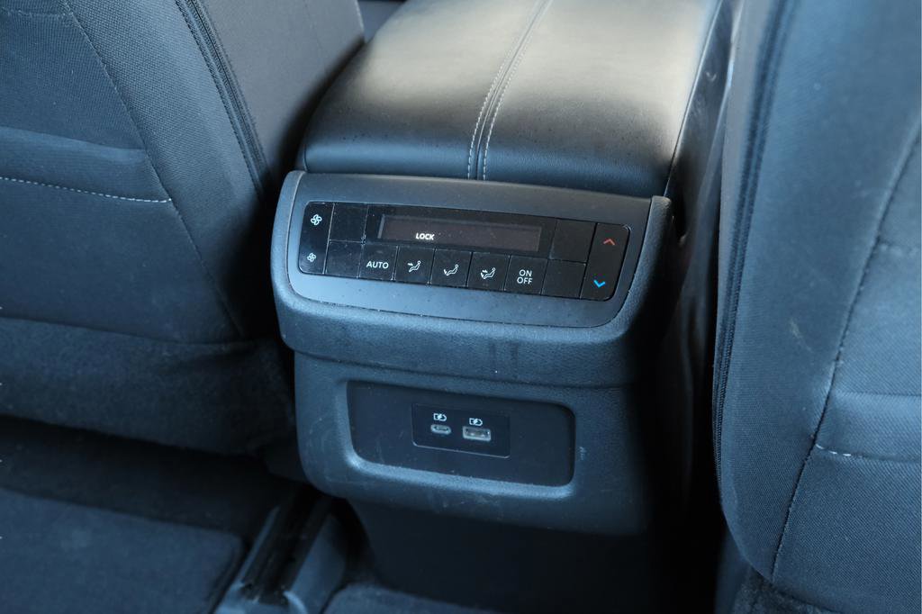 Used 2023 Nissan Pathfinder SV image 30