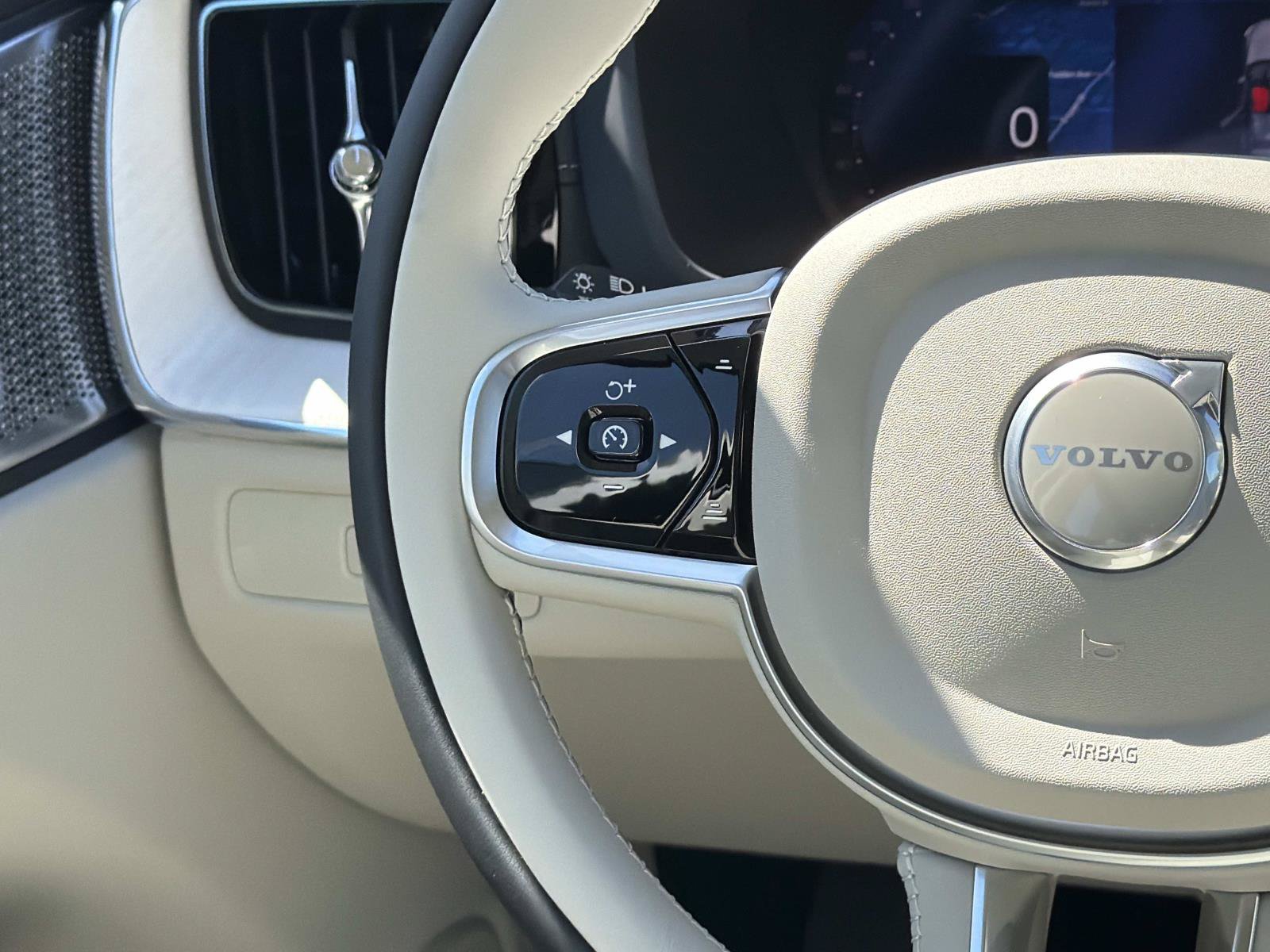 New 2027 Volvo XC60 B5 Ultra AWD/4WD image 8