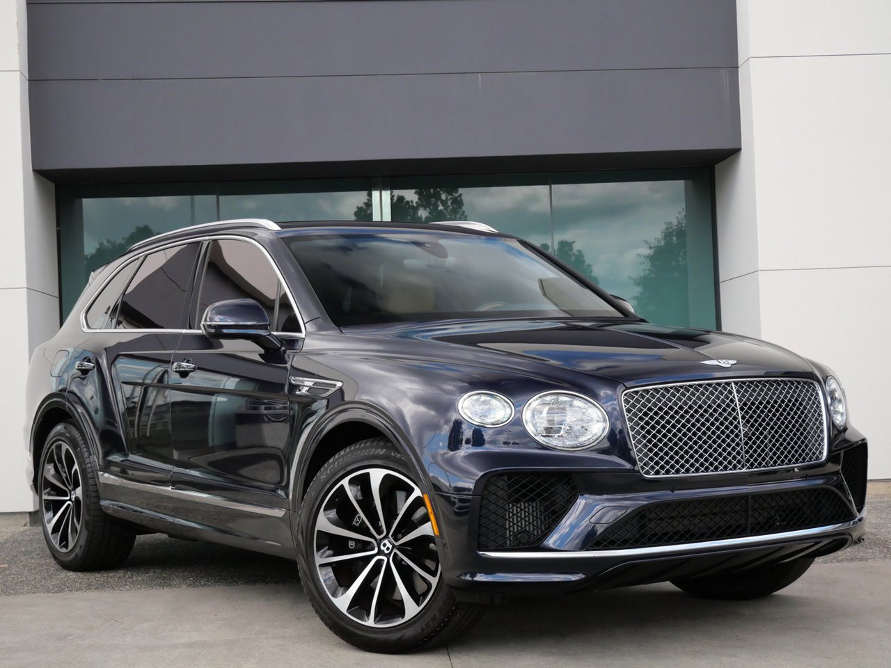 Used 2023 Bentley Bentayga Plug-In Hybrid