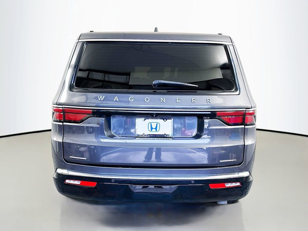 Used 2022 Jeep Wagoneer Series III AWD/4WD image 6