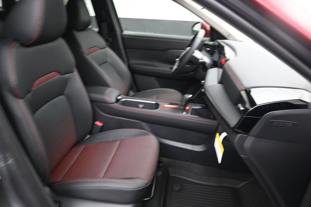 New 2026 Nissan Kicks SR w/ Cold Weather Package FWD image 13