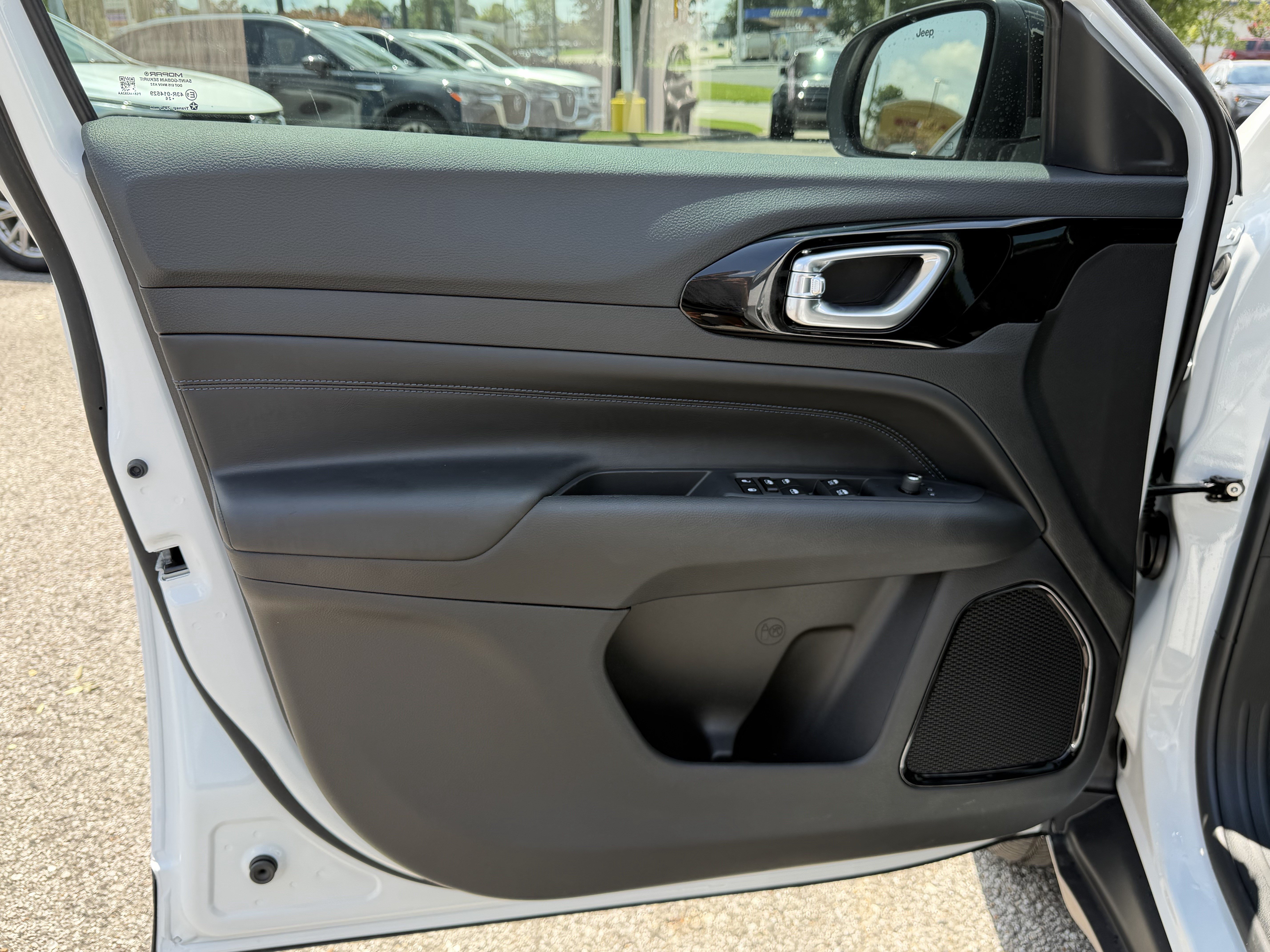 New 2026 Jeep Compass Latitude AWD/4WD image 14
