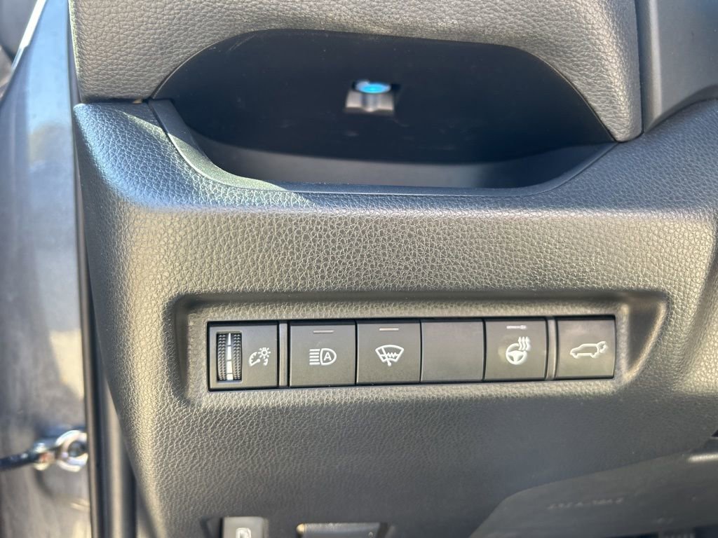 Used 2020 Toyota RAV4 XSE w/ XSE Grade Weather Package AWD/4WD image 16